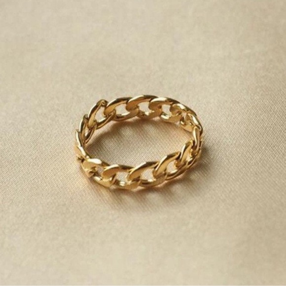 Jewelry - ‼️LAST CHANCE‼️ 18K Gold Filled Chain Ring - Size 7